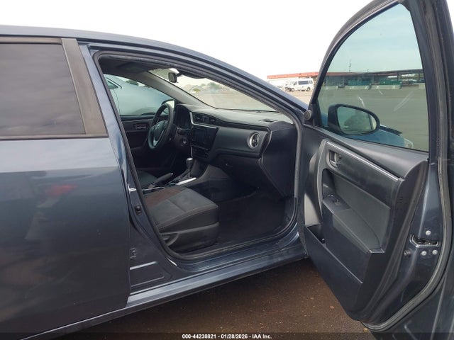 2T1BURHE8JC051853 Toyota COROLLA LE