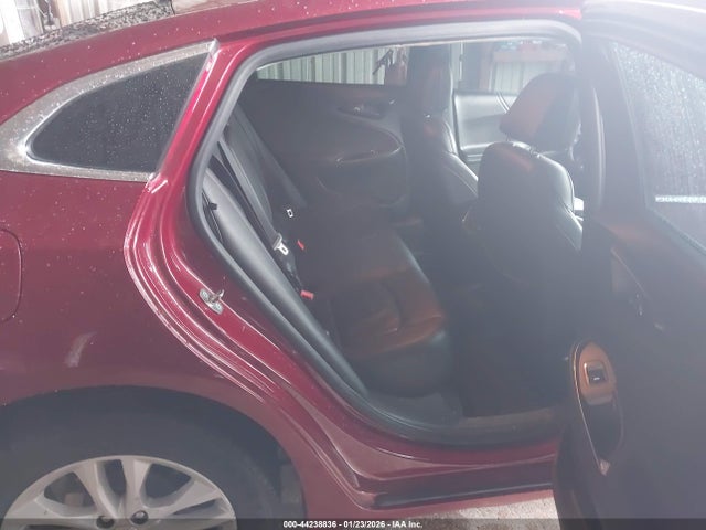 1G1ZD5STXJF260137 Chevrolet MALIBU LT