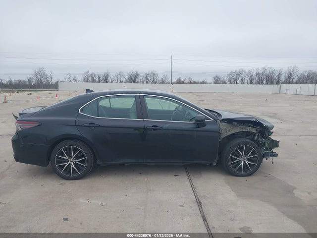 4T1G11AK5MU574668 Toyota CAMRY SE