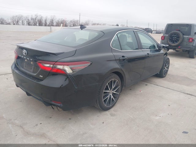 4T1G11AK5MU574668 Toyota CAMRY SE