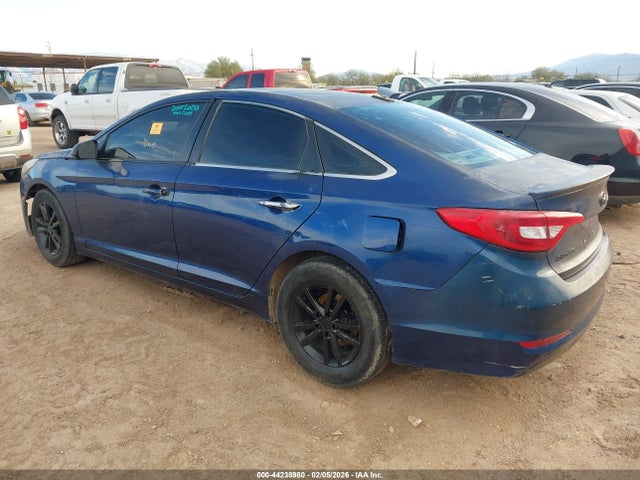2015 HYUNDAI SONATA 5NPE24AF2FH081511 Photo 2