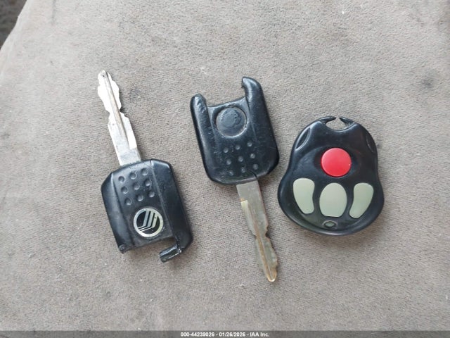 2005 MERCURY GRAND MARQUIS 2MEFM74W55X671628 Photo 10