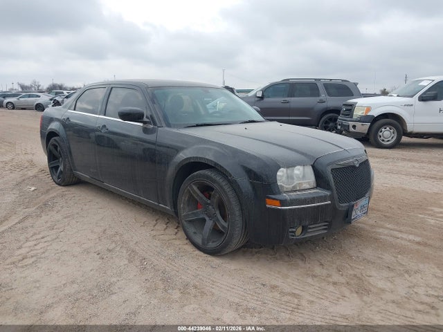 44239046 :رقم المزاد ، 2C3CA4CD1AH328450 vin ، 2010 Chrysler 300 Touring مزاد بيع