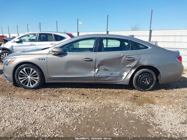 44239117 :رقم المزاد ، 1G4ZR5SS3HU146322 vin ، 2017 Buick Lacrosse Premium مزاد بيع