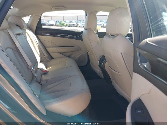 44239117 :رقم المزاد ، 1G4ZR5SS3HU146322 vin ، 2017 Buick Lacrosse Premium مزاد بيع