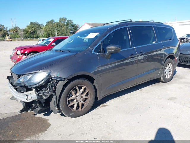 2021 CHRYSLER VOYAGER 2C4RC1DG1MR504452 Photo 1