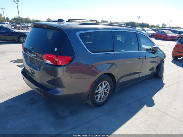2021 CHRYSLER VOYAGER 2C4RC1DG1MR504452 Photo 3