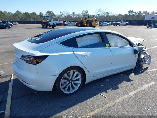 2018 TESLA MODEL 3 5YJ3E1EA6JF050149 Photo 3