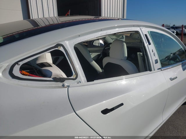5YJ3E1EB4JF096703 Tesla Model 3 Long Range/performance