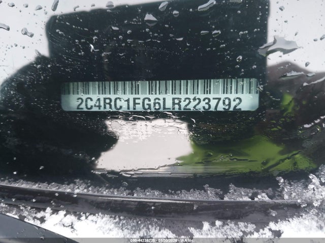 2020 Chrysler Pacifica Touring მანქანა იყიდება აუქციონზე, vin: 2C4RC1FG6LR223792, აუქციონის ნომერი: 44239225