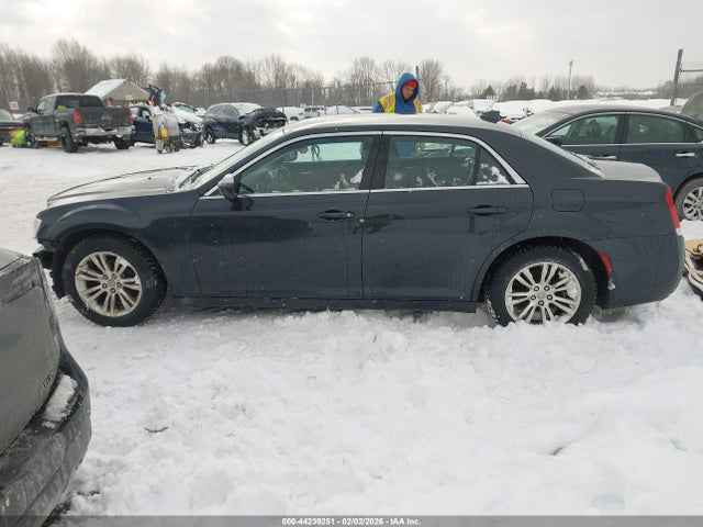 2019 Chrysler 300 Touring L მანქანა იყიდება აუქციონზე, vin: 2C3CCAAG6KH676395, აუქციონის ნომერი: 44239251