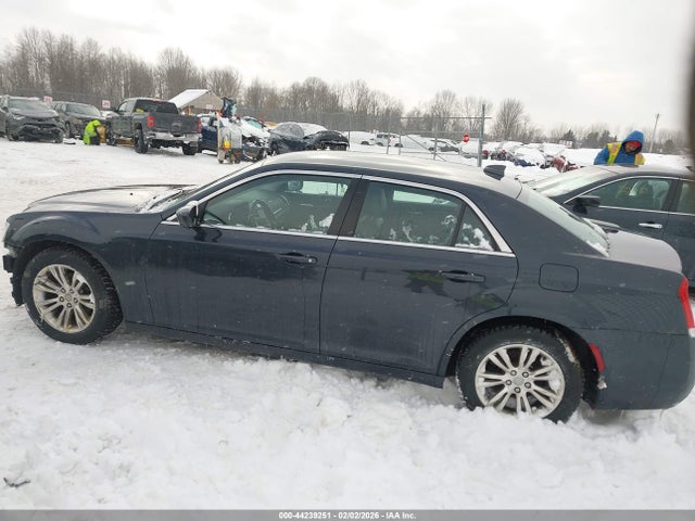 2019 Chrysler 300 Touring L მანქანა იყიდება აუქციონზე, vin: 2C3CCAAG6KH676395, აუქციონის ნომერი: 44239251