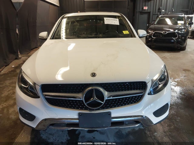 2018 Mercedes-benz Glc 300 Coupe 4matic მანქანა იყიდება აუქციონზე, vin: WDC0J4KB1JF403898, აუქციონის ნომერი: 44239304