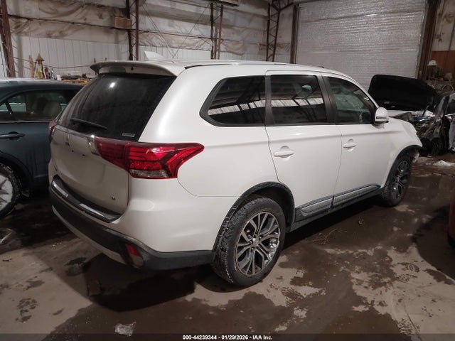 2017 MITSUBISHI OUTLANDER JA4AZ3A35HZ058675 Photo 3