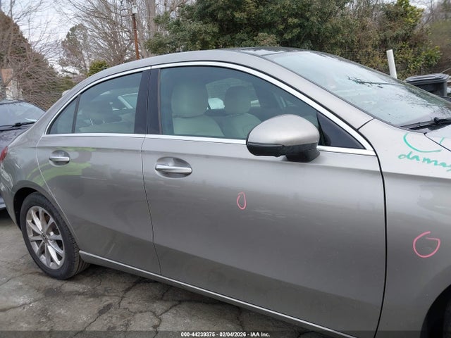 2019 Mercedes-benz A 220 მანქანა იყიდება აუქციონზე, vin: WDD3G4EB5KW025363, აუქციონის ნომერი: 44239375