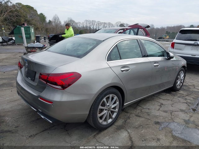 2019 MERCEDES-BENZ A 220 WDD3G4EB5KW025363 Photo 3