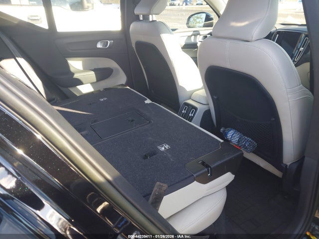 2023 VOLVO XC40 YV4L12UN0P2926079 Photo 7