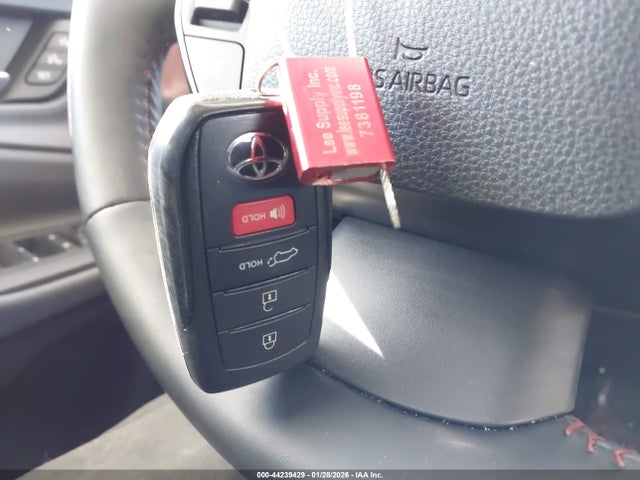 2026 TOYOTA PRIUS PLUG-IN HYBRID JTDACACU0T3055017 Photo 10