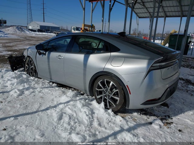 2026 TOYOTA PRIUS PLUG-IN HYBRID JTDACACU0T3055017 Photo 2