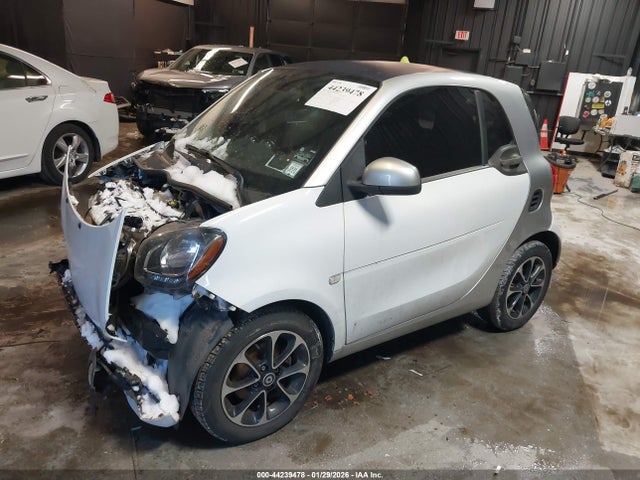Продажа на аукционе авто 2016 Smart Fortwo Passion, vin: WMEFJ5DA9GK055571, номер лота: 44239478