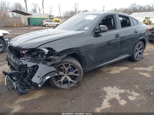 2024 BMW X6 5UX33EX01R9W10374 Photo 1