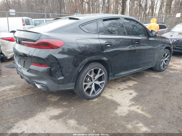 2024 BMW X6 5UX33EX01R9W10374 Photo 3