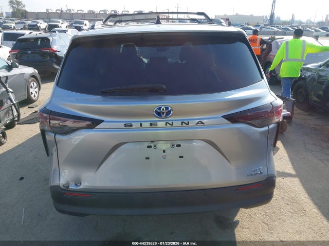 5TDJRKEC3PS177853 Toyota SIENNA XLE