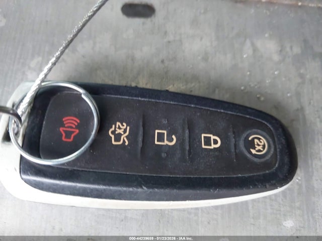 1FMCU0J98GUC91487 Ford Escape Titanium