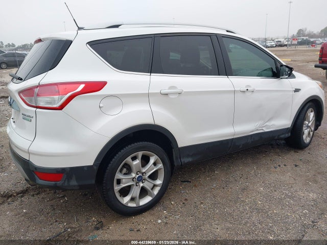 1FMCU0J98GUC91487 Ford Escape Titanium