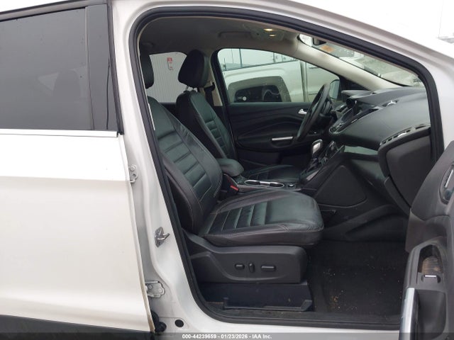 1FMCU0J98GUC91487 Ford Escape Titanium