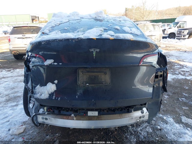 44239684 :رقم المزاد ، 7SAYGDEE8SA367257 vin ، 2025 Tesla Model Y Long Range Dual Motor All-wheel Drive مزاد بيع