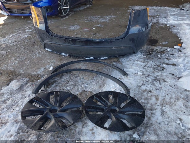 44239684 :رقم المزاد ، 7SAYGDEE8SA367257 vin ، 2025 Tesla Model Y Long Range Dual Motor All-wheel Drive مزاد بيع
