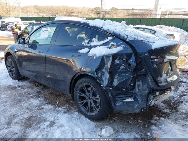 2025 TESLA MODEL Y 7SAYGDEE8SA367257 Photo 5