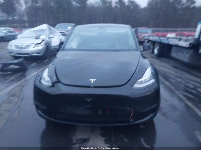 44239718 :رقم المزاد ، 7SAYGDEE4NF441443 vin ، 2022 Tesla Model Y Long Range Dual Motor All-wheel Drive مزاد بيع