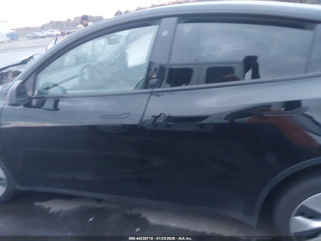 44239718 :رقم المزاد ، 7SAYGDEE4NF441443 vin ، 2022 Tesla Model Y Long Range Dual Motor All-wheel Drive مزاد بيع