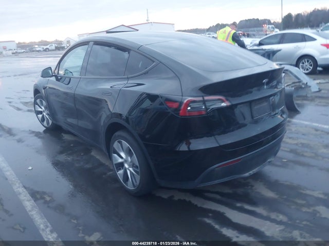 2022 TESLA MODEL Y 7SAYGDEE4NF441443 Photo 2