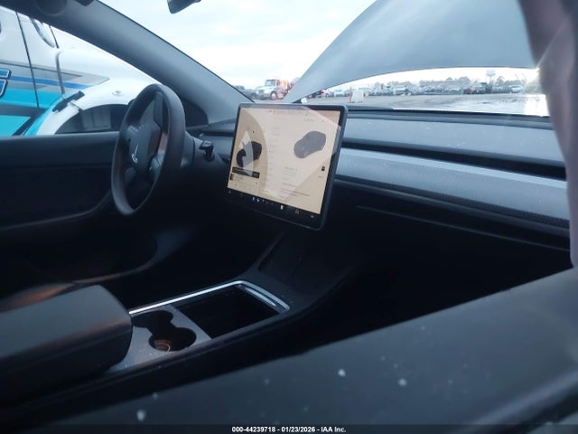 2022 TESLA MODEL Y 7SAYGDEE4NF441443 Photo 4