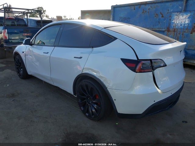2022 TESLA MODEL Y 7SAYGDEFXNF484838 Photo 2