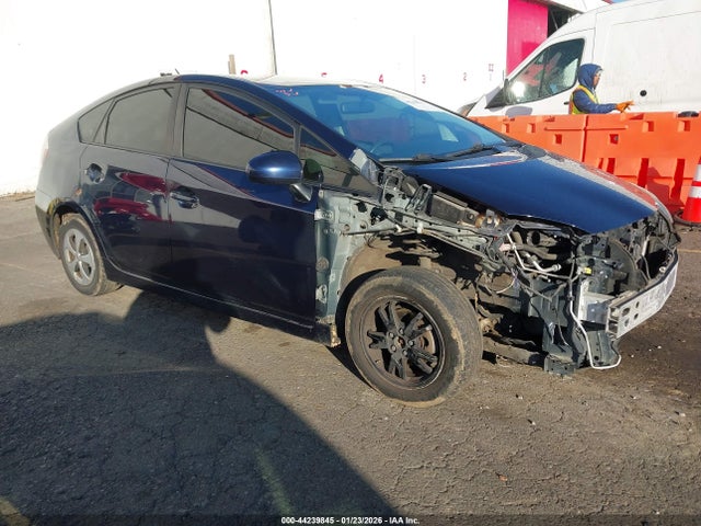 Toyota Prius Three 2014 JTDKN3DU9E0356673 Image 1