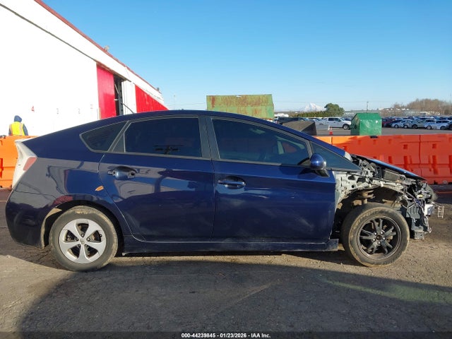 Toyota Prius Three 2014 JTDKN3DU9E0356673 Image 14