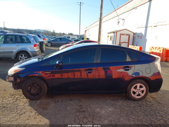 Toyota Prius Three 2014 JTDKN3DU9E0356673 Image 15