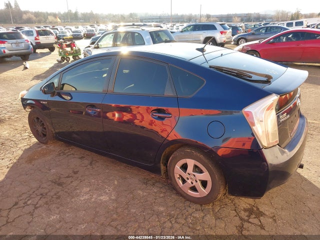 Toyota Prius Three 2014 JTDKN3DU9E0356673 Image 3