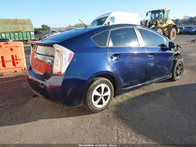 Toyota Prius Three 2014 JTDKN3DU9E0356673 Image 4