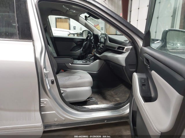 2022 TOYOTA HIGHLANDER 5TDBZRBH3NS191584 Photo 4