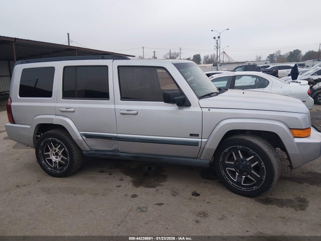 44239891 :رقم المزاد ، 1J8HH48K08C158527 vin ، 2008 Jeep Commander Sport مزاد بيع