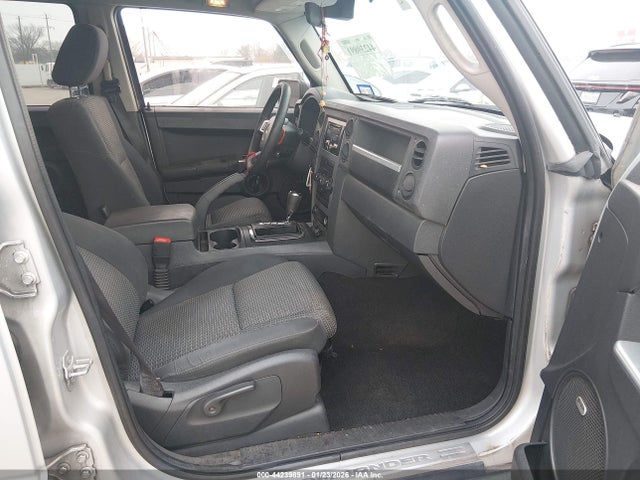 44239891 :رقم المزاد ، 1J8HH48K08C158527 vin ، 2008 Jeep Commander Sport مزاد بيع