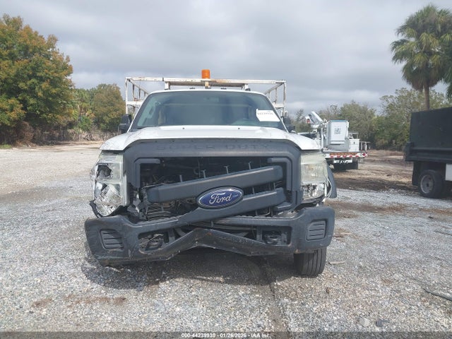 44239930 :رقم المزاد ، 1FDUF4GT0FEB25336 vin ، 2015 Ford F-450 Chassis Xl مزاد بيع