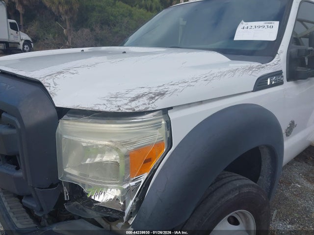 44239930 :رقم المزاد ، 1FDUF4GT0FEB25336 vin ، 2015 Ford F-450 Chassis Xl مزاد بيع