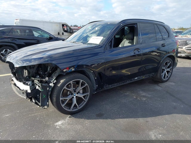 2020 BMW X5 5UXCR4C04L9D32692 Photo 1