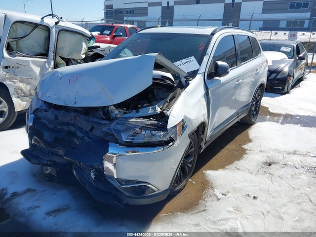 Продаж на аукціоні авто 2018 Mitsubishi Outlander Le, vin: JA4AD3A3XJZ060586, номер лоту: 44240009